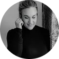 Jessica Samyn, photographer using foto.umbii.boo to manage sessions and update her website.